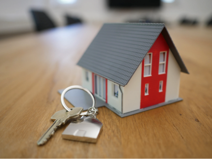 maison miniature et clé